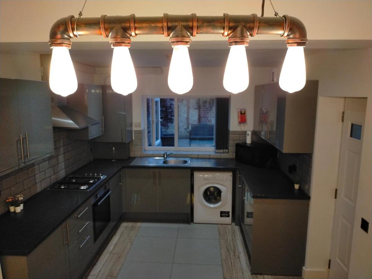 4 Bed Entire House - Heart Of The City - Near Sufc Sheffield Kültér fotó